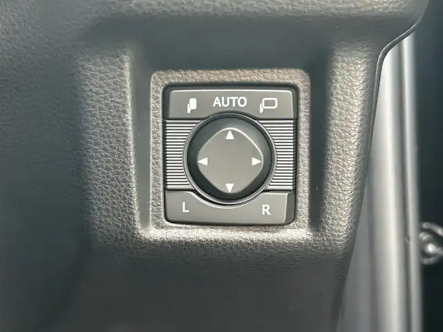 トヨタ クラウン ハイブリッド RS アドバンス 福岡県 2018(平30)年 5.1万km プレシャスブラックパール ・モデリスタフルエアロ/・モデリスタ19インチAW/・純正ナビ(ダブルディスプレイ)/　遠視点ディスプレイ8インチ/　マルチインフォメーションディスプレイ7インチ/　ＤＶＤ再生/フルセグＴＶ/CD/Bluetooth接続/USB/・ヘッドアップディスプレイ　/・Ｍｉｒａｃａｓｔ　/・ブラインドスポットモニター/・プリクラッシュ/・横滑り防止/・車線逸脱警報/・クリアランスソナー/・RCTA/・標識認識機能/・ステアリングヒーター　/・シートヒーター　/・エアシート/・デュアルエアコン　/・シートポジションメモリ　/・パワーシート　/・レザーシート/・レーダークルーズコントロール/・ステアリングスイッチ/・パドルシフト/・１００Ｖ　/・ドラレコ前後/・プッシュスタート/・スマートキー/・スペアキー/・カードキー/・純正フロアマット/・HOLDボタン/・電動パーキングブレーキ/・ウィンカーミラー/・LEDランプ/・フォグランプ