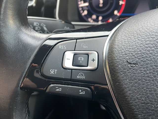 フォルクスワーゲン ゴルフ TSI ハイライン 秋田県 2017(平29)年 10.3万km クールホワイト 純正ナビ/　CD　SD再生　Bluetooth/バックカメラ/衝突軽減装置/BSM/レーダークルーズ/ETC/ドラレコ/アイドリングストップ/オートエアコン/オートライト/革巻きステアリング/電動パーキングブレーキ/オールオートウィンドウ