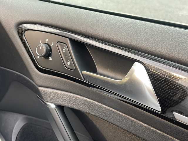 フォルクスワーゲン ゴルフ TSI ハイライン 秋田県 2017(平29)年 10.3万km クールホワイト 純正ナビ/　CD　SD再生　Bluetooth/バックカメラ/衝突軽減装置/BSM/レーダークルーズ/ETC/ドラレコ/アイドリングストップ/オートエアコン/オートライト/革巻きステアリング/電動パーキングブレーキ/オールオートウィンドウ