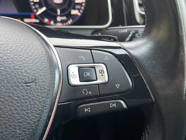 フォルクスワーゲン ゴルフ TSI ハイライン 秋田県 2017(平29)年 10.3万km クールホワイト 純正ナビ/　CD　SD再生　Bluetooth/バックカメラ/衝突軽減装置/BSM/レーダークルーズ/ETC/ドラレコ/アイドリングストップ/オートエアコン/オートライト/革巻きステアリング/電動パーキングブレーキ/オールオートウィンドウ