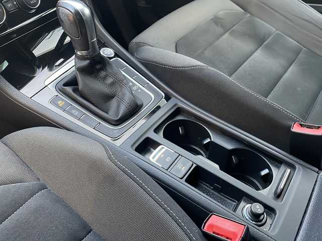 フォルクスワーゲン ゴルフ TSI ハイライン 秋田県 2017(平29)年 10.3万km クールホワイト 純正ナビ/　CD　SD再生　Bluetooth/バックカメラ/衝突軽減装置/BSM/レーダークルーズ/ETC/ドラレコ/アイドリングストップ/オートエアコン/オートライト/革巻きステアリング/電動パーキングブレーキ/オールオートウィンドウ