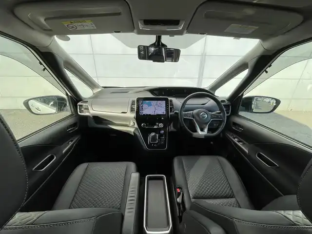 日産 セレナ e－パワー ハイウェイスター V 千葉県 2021(令3)年 4.2万km ブリリアントホワイトパール 純正１０インチナビ/・Bluetooth/ミュージックサーバー/フルセグ/DVD再生機能あり/プロパイロット/デジタルインナーミラー/ステリングスイッチ/Ｄ／Ｎ席シートヒーター/ハンズフリーパワースライドドア/ブラインドスポットモニター/前後コーナーセンサー