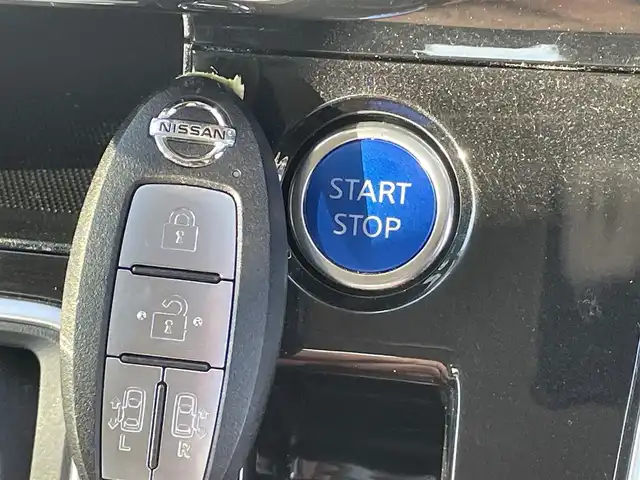 日産 セレナ e－パワー ハイウェイスター V 千葉県 2021(令3)年 4.2万km ブリリアントホワイトパール 純正１０インチナビ/・Bluetooth/ミュージックサーバー/フルセグ/DVD再生機能あり/プロパイロット/デジタルインナーミラー/ステリングスイッチ/Ｄ／Ｎ席シートヒーター/ハンズフリーパワースライドドア/ブラインドスポットモニター/前後コーナーセンサー