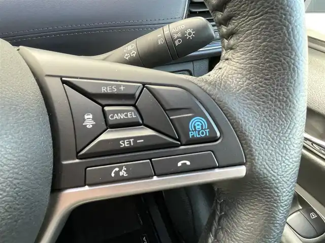 日産 セレナ e－パワー ハイウェイスター V 千葉県 2021(令3)年 4.2万km ブリリアントホワイトパール 純正１０インチナビ/・Bluetooth/ミュージックサーバー/フルセグ/DVD再生機能あり/プロパイロット/デジタルインナーミラー/ステリングスイッチ/Ｄ／Ｎ席シートヒーター/ハンズフリーパワースライドドア/ブラインドスポットモニター/前後コーナーセンサー