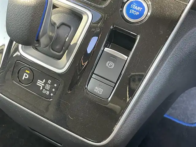 日産 セレナ e－パワー ハイウェイスター V 千葉県 2021(令3)年 4.2万km ブリリアントホワイトパール 純正１０インチナビ/・Bluetooth/ミュージックサーバー/フルセグ/DVD再生機能あり/プロパイロット/デジタルインナーミラー/ステリングスイッチ/Ｄ／Ｎ席シートヒーター/ハンズフリーパワースライドドア/ブラインドスポットモニター/前後コーナーセンサー