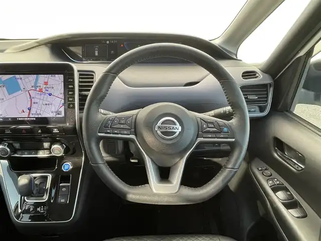 日産 セレナ e－パワー ハイウェイスター V 千葉県 2021(令3)年 4.2万km ブリリアントホワイトパール 純正１０インチナビ/・Bluetooth/ミュージックサーバー/フルセグ/DVD再生機能あり/プロパイロット/デジタルインナーミラー/ステリングスイッチ/Ｄ／Ｎ席シートヒーター/ハンズフリーパワースライドドア/ブラインドスポットモニター/前後コーナーセンサー