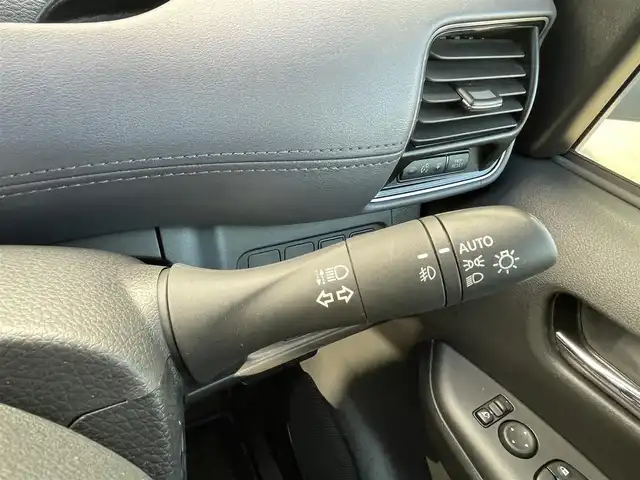 日産 セレナ e－パワー ハイウェイスター V 千葉県 2021(令3)年 4.2万km ブリリアントホワイトパール 純正１０インチナビ/・Bluetooth/ミュージックサーバー/フルセグ/DVD再生機能あり/プロパイロット/デジタルインナーミラー/ステリングスイッチ/Ｄ／Ｎ席シートヒーター/ハンズフリーパワースライドドア/ブラインドスポットモニター/前後コーナーセンサー