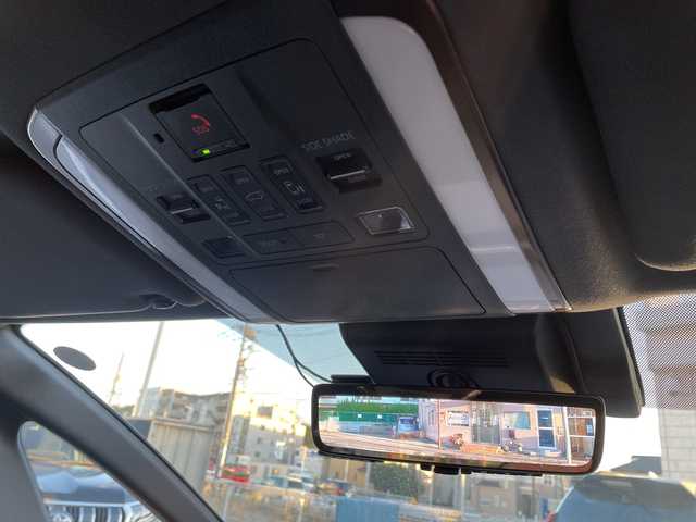 トヨタ アルファード Z 神奈川県 2024(令6)年 0.7万km プラチナホワイトパールマイカ ワンオーナー/サンルーフ/ユニバーサルステップ/モデリスタエアロ/モデリスタ20インチアルミ/純正ナビ(USB/HDMI/BT/フルセグTV/Miracast)/パノラミックビューモニター/純正12.1インチフリップダウンモニター/電動サンシェード/トヨタセーフティセンス/ブラインドスポットモニター/黒革シート/パワーシート/シートヒーター/シートクーラー/ステアリングヒーター/デジタルインナーミラー/ヘッドアップディスプレイ/置くだけ充電/パワーバックドア/両側パワースライドドア/ビルトインETC2.0/前後ドライブレコーダー/純正フロアマット/純正ドアバイザー/ISOFIX/スペアキー×1