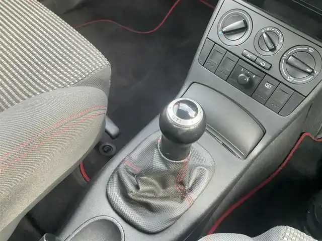 フォルクスワーゲン ルポ GTI 滋賀県 2005(平17)年 7.4万km 赤 ６MT/純正キセノンヘッドライト/純正15インチアルミホイール/ケンウッドオーディオ/・CD/・AM/FM/・USB/ETC/バックフォグランプ