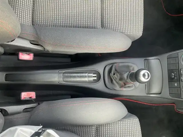 フォルクスワーゲン ルポ GTI 滋賀県 2005(平17)年 7.4万km 赤 ６MT/純正キセノンヘッドライト/純正15インチアルミホイール/ケンウッドオーディオ/・CD/・AM/FM/・USB/ETC/バックフォグランプ