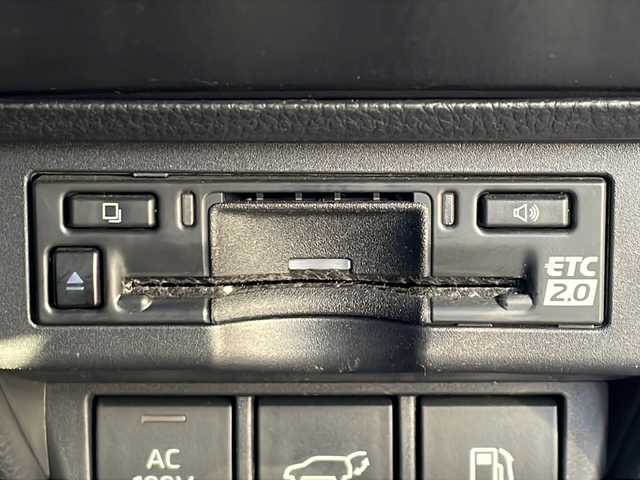 トヨタ プリウス Z 三重県 2023(令5)年 1.6万km グレー メーカーオプション/・パノラマルーフ/・デジタルインナーミラー/・前後ドライブレコーダー/・ディスプレイオーディオプラス/セーフティセンス/・プリクラッシュセーフティ/・緊急時操舵支援/・フロントクロストラフィックアラート/・レーンチェンジアシスト/・レーントレーシングアシスト/・レーンディパーチャーアラート/・レーダークルーズコントロール/・オートマチックハイビーム/・ロードサインアシスト/・プロアクティブドライビングアシスト/・発進遅れ告知機能/ブラインドスポットモニター/トヨタチームメイト/パーキングサポートブレーキ/純正12.3型ディスプレオオーディオプラス/【ナビ/フルセグ/Bluetooth/USB/Miracast】/パノラミックビューモニター/ビルトインETC2.0/おくだけ充電/アクセサリーコンセント/ステアリングヒーター/パワーバックドア/合皮スポーティシート/D/N席シートベンチレーション/D/N席シートヒーター/D席パワーシート/オートライト/LEDヘッドライト/LEDライン発光/LEDアクセサリーランプ/195/50R19インチ純正AW/プッシュスタート/スマートキー