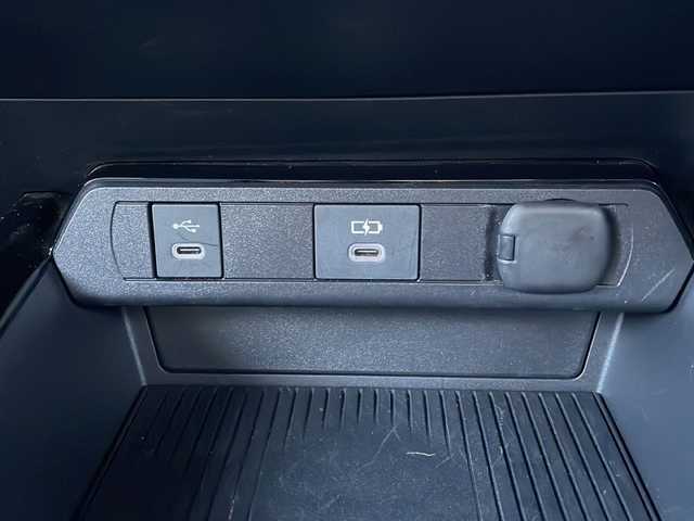 トヨタ プリウス Z 三重県 2023(令5)年 1.6万km グレー メーカーオプション/・パノラマルーフ/・デジタルインナーミラー/・前後ドライブレコーダー/・ディスプレイオーディオプラス/セーフティセンス/・プリクラッシュセーフティ/・緊急時操舵支援/・フロントクロストラフィックアラート/・レーンチェンジアシスト/・レーントレーシングアシスト/・レーンディパーチャーアラート/・レーダークルーズコントロール/・オートマチックハイビーム/・ロードサインアシスト/・プロアクティブドライビングアシスト/・発進遅れ告知機能/ブラインドスポットモニター/トヨタチームメイト/パーキングサポートブレーキ/純正12.3型ディスプレオオーディオプラス/【ナビ/フルセグ/Bluetooth/USB/Miracast】/パノラミックビューモニター/ビルトインETC2.0/おくだけ充電/アクセサリーコンセント/ステアリングヒーター/パワーバックドア/合皮スポーティシート/D/N席シートベンチレーション/D/N席シートヒーター/D席パワーシート/オートライト/LEDヘッドライト/LEDライン発光/LEDアクセサリーランプ/195/50R19インチ純正AW/プッシュスタート/スマートキー