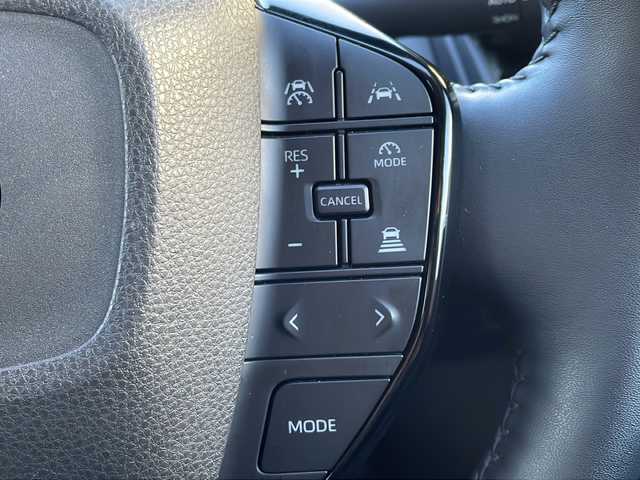 トヨタ プリウス Z 三重県 2023(令5)年 1.6万km グレー メーカーオプション/・パノラマルーフ/・デジタルインナーミラー/・前後ドライブレコーダー/・ディスプレイオーディオプラス/セーフティセンス/・プリクラッシュセーフティ/・緊急時操舵支援/・フロントクロストラフィックアラート/・レーンチェンジアシスト/・レーントレーシングアシスト/・レーンディパーチャーアラート/・レーダークルーズコントロール/・オートマチックハイビーム/・ロードサインアシスト/・プロアクティブドライビングアシスト/・発進遅れ告知機能/ブラインドスポットモニター/トヨタチームメイト/パーキングサポートブレーキ/純正12.3型ディスプレオオーディオプラス/【ナビ/フルセグ/Bluetooth/USB/Miracast】/パノラミックビューモニター/ビルトインETC2.0/おくだけ充電/アクセサリーコンセント/ステアリングヒーター/パワーバックドア/合皮スポーティシート/D/N席シートベンチレーション/D/N席シートヒーター/D席パワーシート/オートライト/LEDヘッドライト/LEDライン発光/LEDアクセサリーランプ/195/50R19インチ純正AW/プッシュスタート/スマートキー