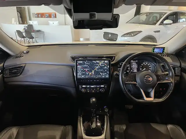 日産 エクストレイル モード・プレミア i 道央・札幌 2018(平30)年 12.2万km ブリリアントホワイトパール ワンオーナー/アルパイン社製エクストレイル専用11インチSDナビ/　・フルセグTV/　・CD/DVD/　・SD/USB/HDMI/　・Bluetooth/アルパイン社製リアモニター/アルパイン社製パワードサブウーファー/アルパイン社製2wayカスタムスピーカー/純正オプションAUTECH19インチAW/純正エンジンスターター/純正デジタルインナーミラー/コムテック社製レーダー探知機/社外ドライブレコーダー/点検整備記録簿　（R1/2/3/5/6）/取扱説明書/保証書/スペアキー