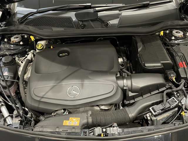 メルセデス・ベンツ ＣＬＡ２２０ Sブレイク 4MATIC 新潟県 2017(平29)年 4.1万km コスモスブラック レーダーセーフティパッケージ/-ブラインドスポットアシスト/-ディスタンスパイロットディストロニック /-レーンキーピングアシスト/-PRE SAFE/レザーシート/シートヒーター/ETC/ドライブレコーダー/パワーバックドア/LEDヘッドライト/オートハイビーム/パドルシフト/純正18インチアルミホイール/パークトロニック /アイドリングストップ/キーレスゴー