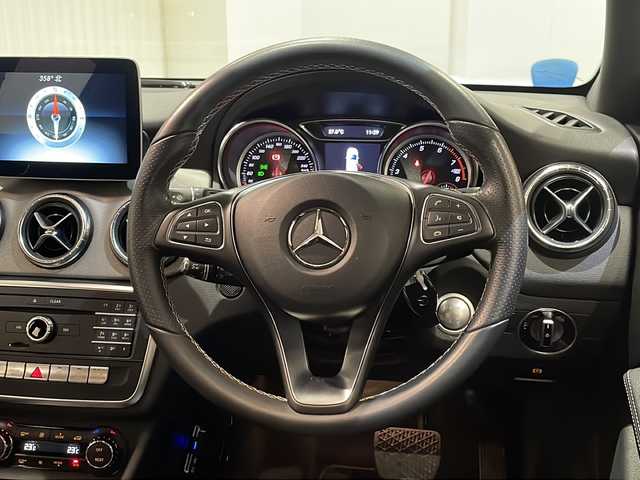 メルセデス・ベンツ ＣＬＡ２２０ Sブレイク 4MATIC 新潟県 2017(平29)年 4.1万km コスモスブラック レーダーセーフティパッケージ/-ブラインドスポットアシスト/-ディスタンスパイロットディストロニック /-レーンキーピングアシスト/-PRE SAFE/レザーシート/シートヒーター/ETC/ドライブレコーダー/パワーバックドア/LEDヘッドライト/オートハイビーム/パドルシフト/純正18インチアルミホイール/パークトロニック /アイドリングストップ/キーレスゴー