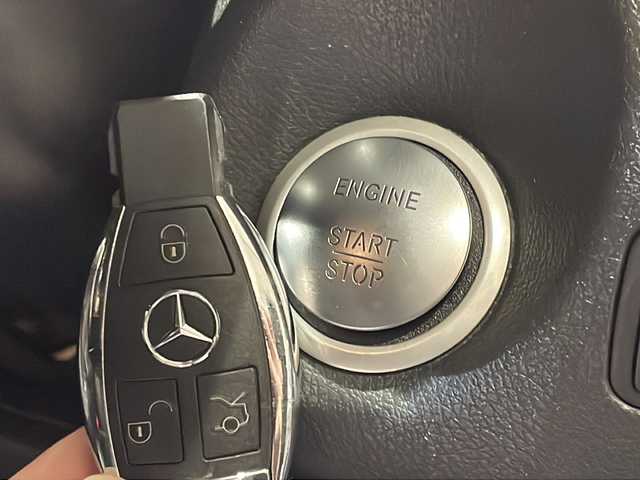 メルセデス・ベンツ ＣＬＡ２２０ Sブレイク 4MATIC 新潟県 2017(平29)年 4.1万km コスモスブラック レーダーセーフティパッケージ/-ブラインドスポットアシスト/-ディスタンスパイロットディストロニック /-レーンキーピングアシスト/-PRE SAFE/レザーシート/シートヒーター/ETC/ドライブレコーダー/パワーバックドア/LEDヘッドライト/オートハイビーム/パドルシフト/純正18インチアルミホイール/パークトロニック /アイドリングストップ/キーレスゴー