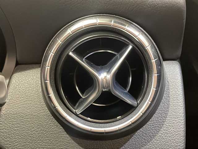 メルセデス・ベンツ ＣＬＡ２２０ Sブレイク 4MATIC 新潟県 2017(平29)年 4.1万km コスモスブラック レーダーセーフティパッケージ/-ブラインドスポットアシスト/-ディスタンスパイロットディストロニック /-レーンキーピングアシスト/-PRE SAFE/レザーシート/シートヒーター/ETC/ドライブレコーダー/パワーバックドア/LEDヘッドライト/オートハイビーム/パドルシフト/純正18インチアルミホイール/パークトロニック /アイドリングストップ/キーレスゴー