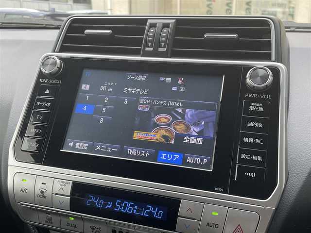 トヨタ ランドクルーザー プラド TX Lパッケージ 宮城県 2018(平30)年 9.1万km ホワイトパールクリスタルシャイン 7人乗り/純正メーカーOPナビ/フルセグTV/Bluetooth/パノラミックビューモニター/純正19インチAW/ETC2.0/D/Nシートヒーター/D/Nクーラーシート/D/Nパワーシート/アダプティブクルーズコントロール/レーンキープアシスト/コーナーセンサー/横すべり防止装置/オートライト/オートハイビーム/センターデフロック/ダウンヒルアシスト/3列目電動格納リアシート/純正マット