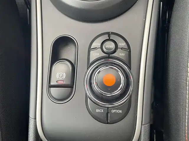 ＭＩＮＩ ミニ クロスオーバー クーパー D 栃木県 2020(令2)年 4.7万km チリ・レッド 純正ナビ（BT/AM/FM）/追従機能付きクルーズコントロール/ETC一体型ルームミラー/パワーバックドア/インテリジェントセーフティ/（歩行者警告/衝突警告）/バックカメラ/シートリフター/スペアキー/プッシュスタート/スマートキー