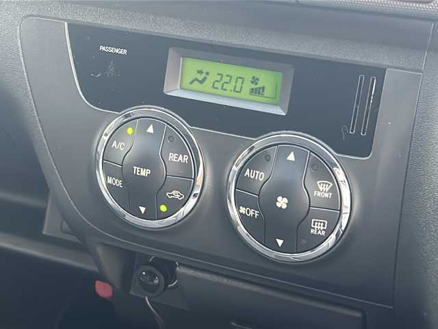 トヨタ ハイエース グランドキャビン 福岡県 2013(平25)年 9万km ゴールドM ・ワンオーナー/・3列目シート付/・Carrozzeriaナビ【AVIC-ZH99】/-BT/フルセグ/CD/DVD/SD/FM/AM/・バックカメラ/・純正フロアマット/・社外アルミ１６インチBADRUCKER】/・社外前ドラレコ[DRV-610】/・オートライト/・スペアタイヤ４本ホイール付き【195/80/15】/・片側パワースライドドア/・ドアバイザー/・電動格納ミラー/・フォグランプ/・リモコンキー