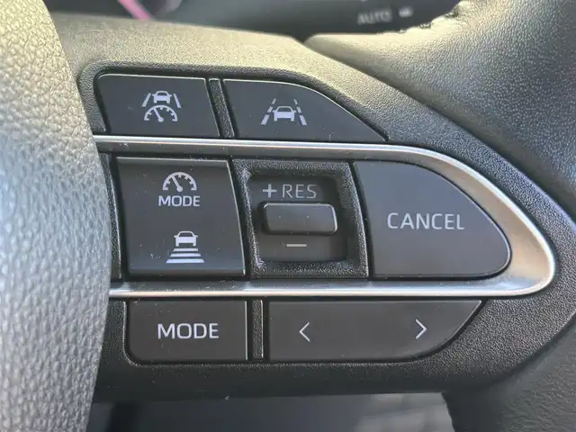 トヨタ ヴォクシー S－Z 茨城県 2022(令4)年 3.8万km アティチュードブラックマイカ 純正ディスプレイオーディオプラス/　（CD/DVD/USB/HDMI/Bluetooth/フルセグ）/バックカメラ/フリップダウンモニター/デジタルミラー型ドライブレコーダー（TZ）/セーフティセンス（衝突回避支援パッケージ）/・プリクラッシュセーフティ/・レーントレーシングアシスト/・レーンディパーチャーアラート/・レーダークルーズコントロール/・オートマチックハイビーム/・ロードサインアシスト/・ドライバー異常時対応システム/・プロアクティブドライビングアシスト/・発進遅れ告知/両側パワースライドドア/ETC2.0/シートヒーター/LEDヘッドライト/パーキングサポートブレーキ/オートライト/W+サイドエアバッグ/純正アルミホイール