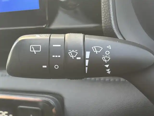 トヨタ ヴォクシー S－Z 茨城県 2022(令4)年 3.8万km アティチュードブラックマイカ 純正ディスプレイオーディオプラス/　（CD/DVD/USB/HDMI/Bluetooth/フルセグ）/バックカメラ/フリップダウンモニター/デジタルミラー型ドライブレコーダー（TZ）/セーフティセンス（衝突回避支援パッケージ）/・プリクラッシュセーフティ/・レーントレーシングアシスト/・レーンディパーチャーアラート/・レーダークルーズコントロール/・オートマチックハイビーム/・ロードサインアシスト/・ドライバー異常時対応システム/・プロアクティブドライビングアシスト/・発進遅れ告知/両側パワースライドドア/ETC2.0/シートヒーター/LEDヘッドライト/パーキングサポートブレーキ/オートライト/W+サイドエアバッグ/純正アルミホイール