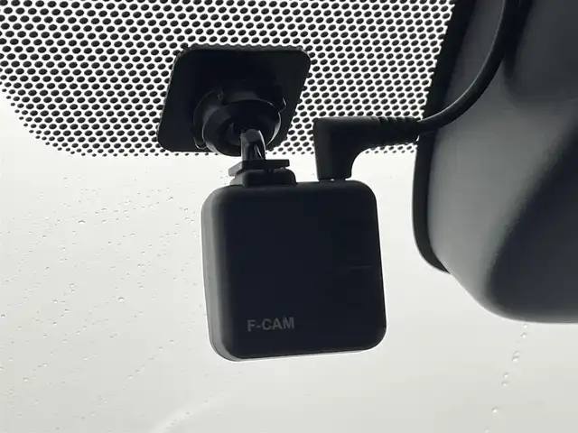 トヨタ ヴォクシー S－Z 熊本県 2022(令4)年 3.8万km アティチュードブラックマイカ 純正ナビ/　（HDMI・Bluetooth・フルセグ）/バックカメラ/純正フリップダウンモニター/デジタルミラー型ドライブレコーダー/トヨタセーフティセンス/・プリクラッシュセーフティ/・レーントレーシングアシスト/・レーンディパーチャーアラート/・レーダークルーズコントロール/・オートマチックハイビー/・駐車時支援パーキングサポートシステム/・ロードサインアシスト/・先行車発進お知らせ機能/横滑り防止/両側パワースライドドア/ビルトインETC2.0/前席シートヒーター/電動パーキングブレーキ/ブレーキホールド/オートライト/LEDヘッドライト/ハーフレザーシート/社外フロアマット/純正17インチAW/スマートキー/プッシュスタート/スペアキー1本/保証書/取扱説明書