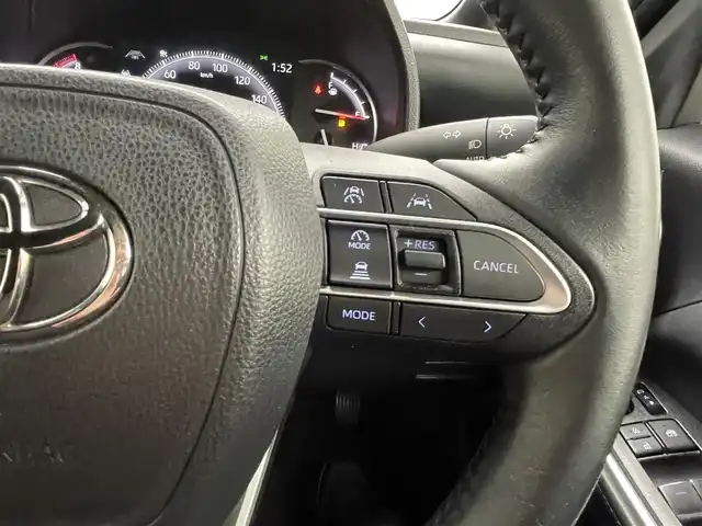 トヨタ ヴォクシー S－Z 熊本県 2022(令4)年 3.8万km アティチュードブラックマイカ 純正ナビ/　（HDMI・Bluetooth・フルセグ）/バックカメラ/純正フリップダウンモニター/デジタルミラー型ドライブレコーダー/トヨタセーフティセンス/・プリクラッシュセーフティ/・レーントレーシングアシスト/・レーンディパーチャーアラート/・レーダークルーズコントロール/・オートマチックハイビー/・駐車時支援パーキングサポートシステム/・ロードサインアシスト/・先行車発進お知らせ機能/横滑り防止/両側パワースライドドア/ビルトインETC2.0/前席シートヒーター/電動パーキングブレーキ/ブレーキホールド/オートライト/LEDヘッドライト/ハーフレザーシート/社外フロアマット/純正17インチAW/スマートキー/プッシュスタート/スペアキー1本/保証書/取扱説明書