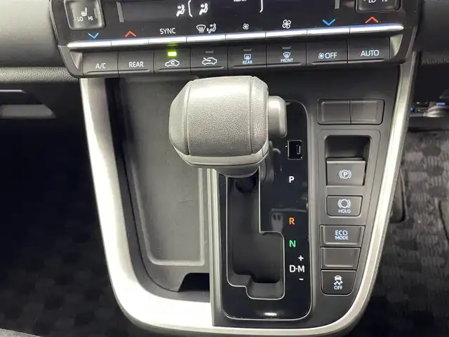 トヨタ ヴォクシー S－Z 熊本県 2022(令4)年 3.8万km アティチュードブラックマイカ 純正ナビ/　（HDMI・Bluetooth・フルセグ）/バックカメラ/純正フリップダウンモニター/デジタルミラー型ドライブレコーダー/トヨタセーフティセンス/・プリクラッシュセーフティ/・レーントレーシングアシスト/・レーンディパーチャーアラート/・レーダークルーズコントロール/・オートマチックハイビー/・駐車時支援パーキングサポートシステム/・ロードサインアシスト/・先行車発進お知らせ機能/横滑り防止/両側パワースライドドア/ビルトインETC2.0/前席シートヒーター/電動パーキングブレーキ/ブレーキホールド/オートライト/LEDヘッドライト/ハーフレザーシート/社外フロアマット/純正17インチAW/スマートキー/プッシュスタート/スペアキー1本/保証書/取扱説明書