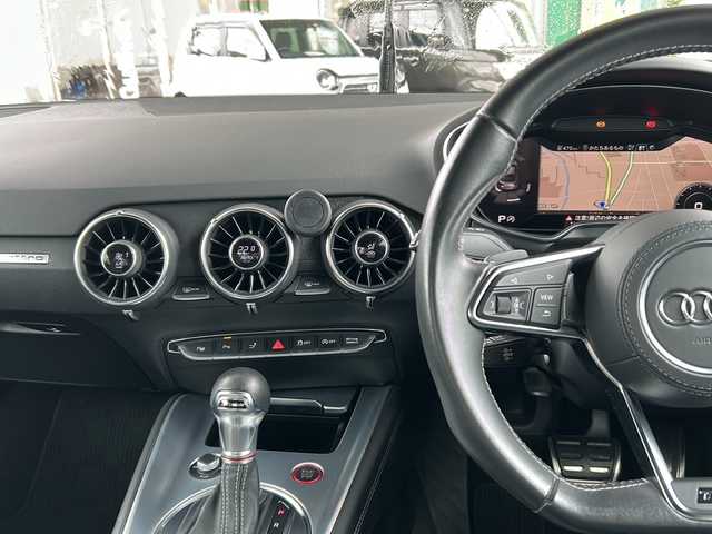 アウディ ＴＴＳクーペ 2.0 TFSI クワトロ 東京都 2015(平27)年 6.3万km セパンブルーパールエフェクト 純正メーカーナビ　【Bluetooth接続可、USB接続可、CD、DVD、フルセグTV、AUX】/ETC/ドライブレコーダー前後/クルーズコントロール追従機能付き/パーキングアシスト/アイドリングストップ/バックカメラ/レーンキープアシスト/コーナーセンサー/横滑り防止装置/盗難防止装置/オットマン/レザーシート/シートヒーター/パワーシート/4WD/ターボ/MTモード付AT/パドルシフト/センターコンソール/drive select/電動リアスポイラー/オートライト/オートマチックハイビーム/LEDヘッドライト/純正フロアマット/純正アルミホイール/ABS/保証書/記録簿/取扱説明書/スマートキー/スペアキー1本