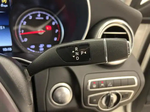 メルセデス・ベンツ Ｃ２００ アバンギャルド 岡山県 2017(平29)年 6.8万km パール 純正ナビ/バックカメラ/フルセグTV/Bluetooth/Burmester/アンビエントライト/パワーシート/シートヒーター/ハーフレザーシート/ドライブレコーダー/ETC/電動リアゲート/コーナーセンサー/純正17インチアルミ