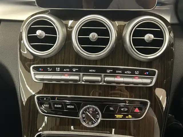 メルセデス・ベンツ Ｃ２００ アバンギャルド 岡山県 2017(平29)年 6.8万km パール 純正ナビ/バックカメラ/フルセグTV/Bluetooth/Burmester/アンビエントライト/パワーシート/シートヒーター/ハーフレザーシート/ドライブレコーダー/ETC/電動リアゲート/コーナーセンサー/純正17インチアルミ