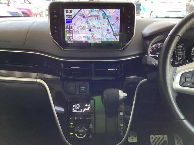 スバル ステラ カスタム RS スマートアシスト 大阪府 2019(令1)年 2.6万km シルバー／黒 純正8インチナビ・フルセグTV・CD・DVD・/　　　HDMI・Bluetooth・USB・SD/パノラミックビューモニター/LEDオートヘッドライト/LEDフォグランプ/4WD・ターボ/ETC/スマートキー2個/スマートアシストIII/ステアリングスイッチ/運転席シートヒーター/純正サイドドアバイザー/電動格納ウインカーミラー/純正15インチアルミホイール