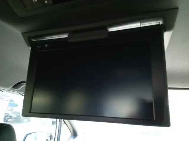 トヨタ ヴォクシー ZS 煌Ⅱ 福井県 2020(令2)年 5.3万km ホワイトパールクリスタルシャイン 純正9インチナビ（NSZT-Y68T）/・（フルセグTV/CD/DVD/Bluetooth）/純正12.1インチフリップダウンモニター（V12T-R68C）/バックカメラ/両側パワースライドドア/Toyota Safety Sense/先行車発進告知/パーキングサポートブレーキ/クリアランスソナー/レーンキープアシスト/クルーズコントロール/ビルトインETC/前後ドライブレコーダー/オートLEDヘッドライト/オートマチックハイビーム/電動格納ウィンカーミラー/純正16インチAW/スマートキー