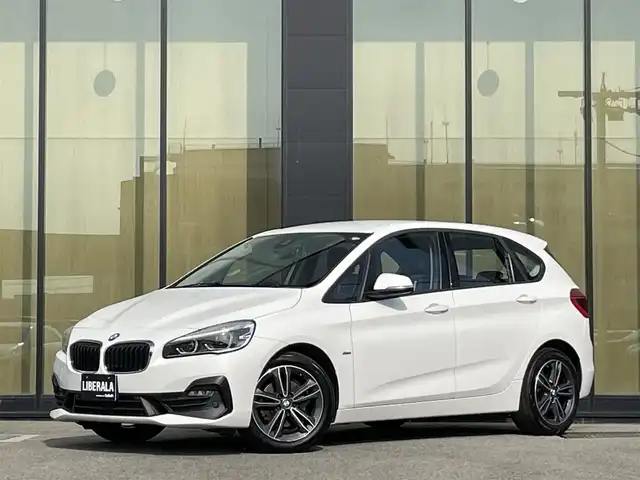 ＢＭＷ ２１８ｄ アクティブツアラー スポーツ 石川県 2019(平31)年 6.8万km アルピンホワイトⅢ 純正HDDナビ/（Bluetooth/バックカメラ/CD/DVD）/USB/衝突軽減ブレーキ/インテリジェントセーフティ/クルーズコントロール/電動格納ミラー/LEDオートライト/前後フォグランプ/電動リアゲート/プッシュスタート/アンビエントライト/黒革ハーフレザー/前席シートヒーター/オットマン/トノカバー/ETC