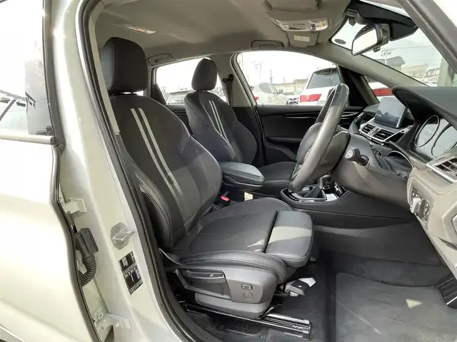 ＢＭＷ ２１８ｄ アクティブツアラー スポーツ 石川県 2019(平31)年 6.8万km アルピンホワイトⅢ 純正HDDナビ/（Bluetooth/バックカメラ/CD/DVD）/USB/衝突軽減ブレーキ/インテリジェントセーフティ/クルーズコントロール/電動格納ミラー/LEDオートライト/前後フォグランプ/電動リアゲート/プッシュスタート/アンビエントライト/黒革ハーフレザー/前席シートヒーター/オットマン/トノカバー/ETC