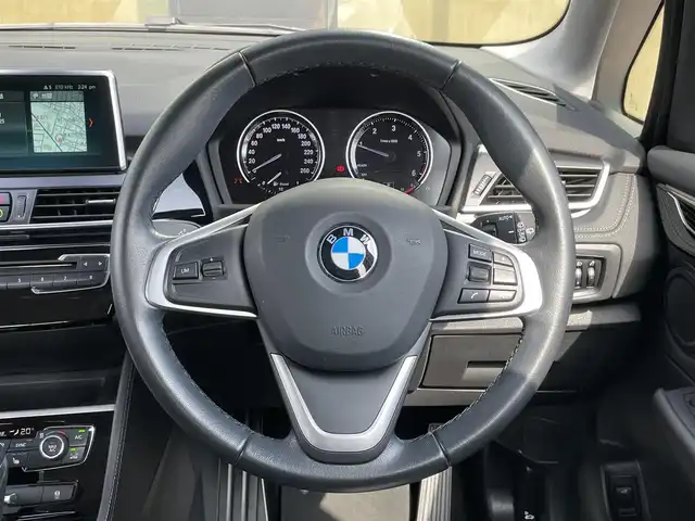 ＢＭＷ ２１８ｄ アクティブツアラー スポーツ 石川県 2019(平31)年 6.8万km アルピンホワイトⅢ 純正HDDナビ/（Bluetooth/バックカメラ/CD/DVD）/USB/衝突軽減ブレーキ/インテリジェントセーフティ/クルーズコントロール/電動格納ミラー/LEDオートライト/前後フォグランプ/電動リアゲート/プッシュスタート/アンビエントライト/黒革ハーフレザー/前席シートヒーター/オットマン/トノカバー/ETC