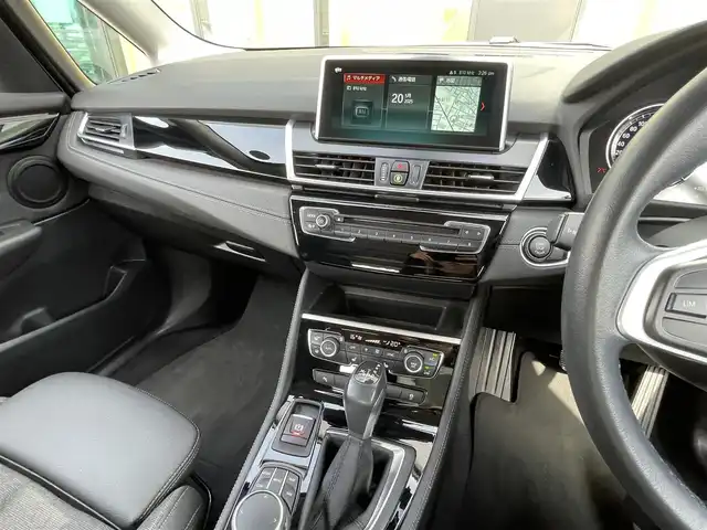 ＢＭＷ ２１８ｄ アクティブツアラー スポーツ 石川県 2019(平31)年 6.8万km アルピンホワイトⅢ 純正HDDナビ/（Bluetooth/バックカメラ/CD/DVD）/USB/衝突軽減ブレーキ/インテリジェントセーフティ/クルーズコントロール/電動格納ミラー/LEDオートライト/前後フォグランプ/電動リアゲート/プッシュスタート/アンビエントライト/黒革ハーフレザー/前席シートヒーター/オットマン/トノカバー/ETC