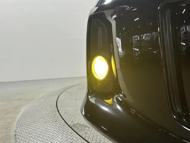 トヨタ エスティマ アエラス 大阪府 2014(平26)年 6万km ブラック 社外19インチアルミホイール　純正SDナビ　フルセグテレビ　バックカメラ　純正フリップダウンモニター　プッシュスタート　ドアバイザー　両側パワースライドドア　ETC　HIDライト　オットマン　クルーズコントロール　前後ドライブレコーダー