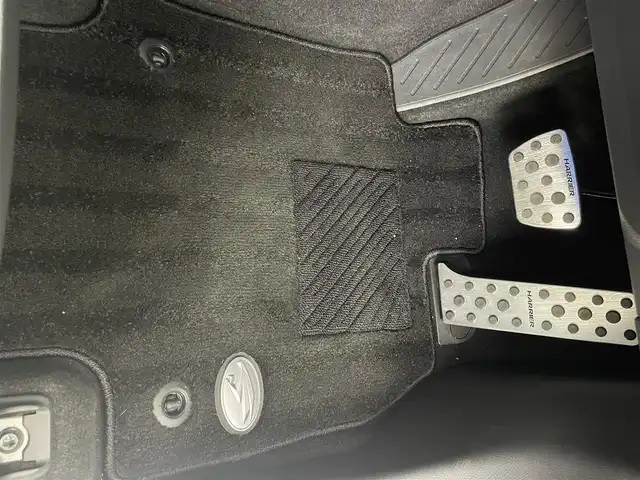 トヨタ ハリアー ハイブリッド 茨城県 2020(令2)年 1.6万km プレシャスブラックパール 純正ナビ/フルセグ視聴可/全方位カメラ/100V充電/ドラレコ/ETC2.0/Bluetooth接続/USB入力端子/電動リアゲート/パワーシート（D＋N席）/シートヒート（D＋N席）/エアシート（D＋N席）/純正AW/純正フロアマット/コーナーセンサー（前後）/オートマチックハイビーム/LEDライト/ステアリングヒーター