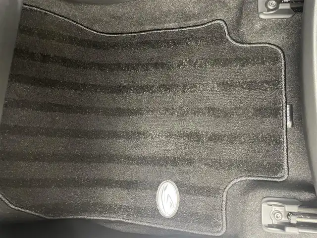 トヨタ ハリアー ハイブリッド 茨城県 2020(令2)年 1.6万km プレシャスブラックパール 純正ナビ/フルセグ視聴可/全方位カメラ/100V充電/ドラレコ/ETC2.0/Bluetooth接続/USB入力端子/電動リアゲート/パワーシート（D＋N席）/シートヒート（D＋N席）/エアシート（D＋N席）/純正AW/純正フロアマット/コーナーセンサー（前後）/オートマチックハイビーム/LEDライト/ステアリングヒーター