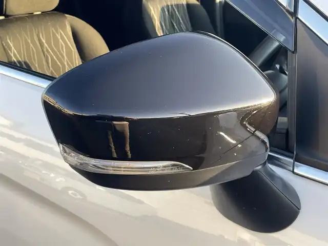 三菱 エクリプス クロス ブラックエディション 宮崎県 2019(令1)年 7.3万km シルキーホワイト 社外ナビゲーション/　AM FM CD BT TV DVD/バックカメラ/衝突軽減ブレーキ/アイドリングストップ/LEDヘッドライト/フォグランプ/スマートキー/プッシュスタート/レーンキープアシスト/スマートキー/プッシュスタート/ウィンカーミラー/電動格納ミラー