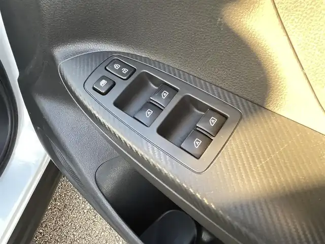 三菱 エクリプス クロス ブラックエディション 宮崎県 2019(令1)年 7.3万km シルキーホワイト 社外ナビゲーション/　AM FM CD BT TV DVD/バックカメラ/衝突軽減ブレーキ/アイドリングストップ/LEDヘッドライト/フォグランプ/スマートキー/プッシュスタート/レーンキープアシスト/スマートキー/プッシュスタート/ウィンカーミラー/電動格納ミラー