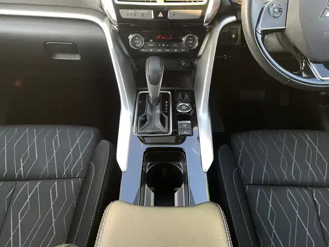 三菱 エクリプス クロス ブラックエディション 宮崎県 2019(令1)年 7.3万km シルキーホワイト 社外ナビゲーション/　AM FM CD BT TV DVD/バックカメラ/衝突軽減ブレーキ/アイドリングストップ/LEDヘッドライト/フォグランプ/スマートキー/プッシュスタート/レーンキープアシスト/スマートキー/プッシュスタート/ウィンカーミラー/電動格納ミラー