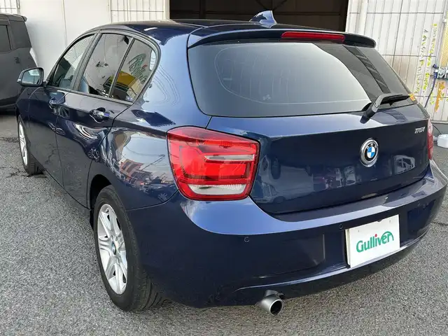 ＢＭＷ １１６ｉ スタイル 神奈川県 2014(平26)年 1.4万km ディープシーブルー ・純正ナビ（AM、FM、CD、DVD）/・社外フロアマット/・ETC/・ドライブレコーダー/・速度レーダー探知機/・スポーツモード、コンフォートモード、エコプロモード/・LIMボタン（可変スピードリミッター機能）/・横滑り防止機能/・アイドリングストップ/・電動格納ミラー/・コーナーセンサー/・プッシュスタート（スマートキー）/・ワンオーナー/・取扱説明書/・保証書