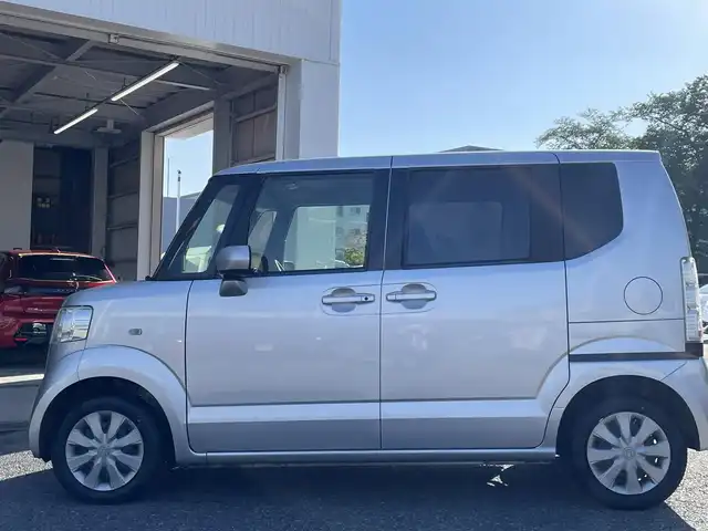 ホンダ Ｎ ＢＯＸ G 千葉県 2016(平28)年 8.4万km カトラリーシルバーM メモリナビ（VXM-164CSi）/CD/ワンセグ/BT/プッシュスタート/スマートキー/純正フロアマット/取扱説明書