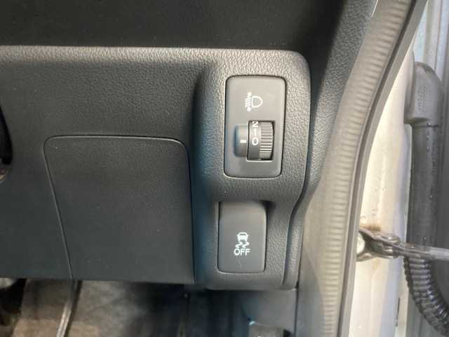 ホンダ Ｎ ＢＯＸ G 千葉県 2016(平28)年 8.4万km カトラリーシルバーM メモリナビ（VXM-164CSi）/CD/ワンセグ/BT/プッシュスタート/スマートキー/純正フロアマット/取扱説明書