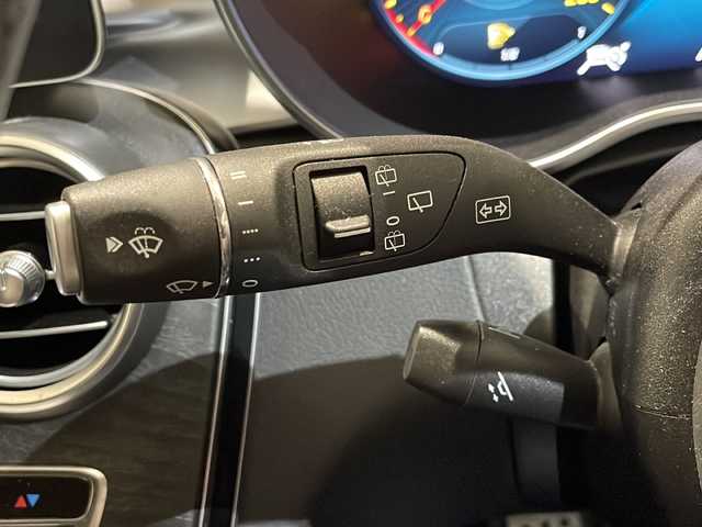 メルセデス・ベンツ Ｃ２００ 新潟県 2019(令1)年 4.3万km ポーラホワイト アクティブブレーキアシスト/レーンチェンジアシスト/メモリー付パワーシート（D席/N席）/純正ナビ/ヘッドアップディスプレイ/バックカメラ/アイドリングストップ/ASCD/プッシュスタート/ETC/パワーバックドア/EPS/アクティブブレーキアシスト/レーンチェンジアシスト/ヒーターシート/インテリジェントキー