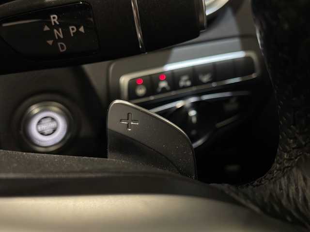 メルセデス・ベンツ Ｃ２００ 新潟県 2019(令1)年 4.3万km ポーラホワイト アクティブブレーキアシスト/レーンチェンジアシスト/メモリー付パワーシート（D席/N席）/純正ナビ/ヘッドアップディスプレイ/バックカメラ/アイドリングストップ/ASCD/プッシュスタート/ETC/パワーバックドア/EPS/アクティブブレーキアシスト/レーンチェンジアシスト/ヒーターシート/インテリジェントキー